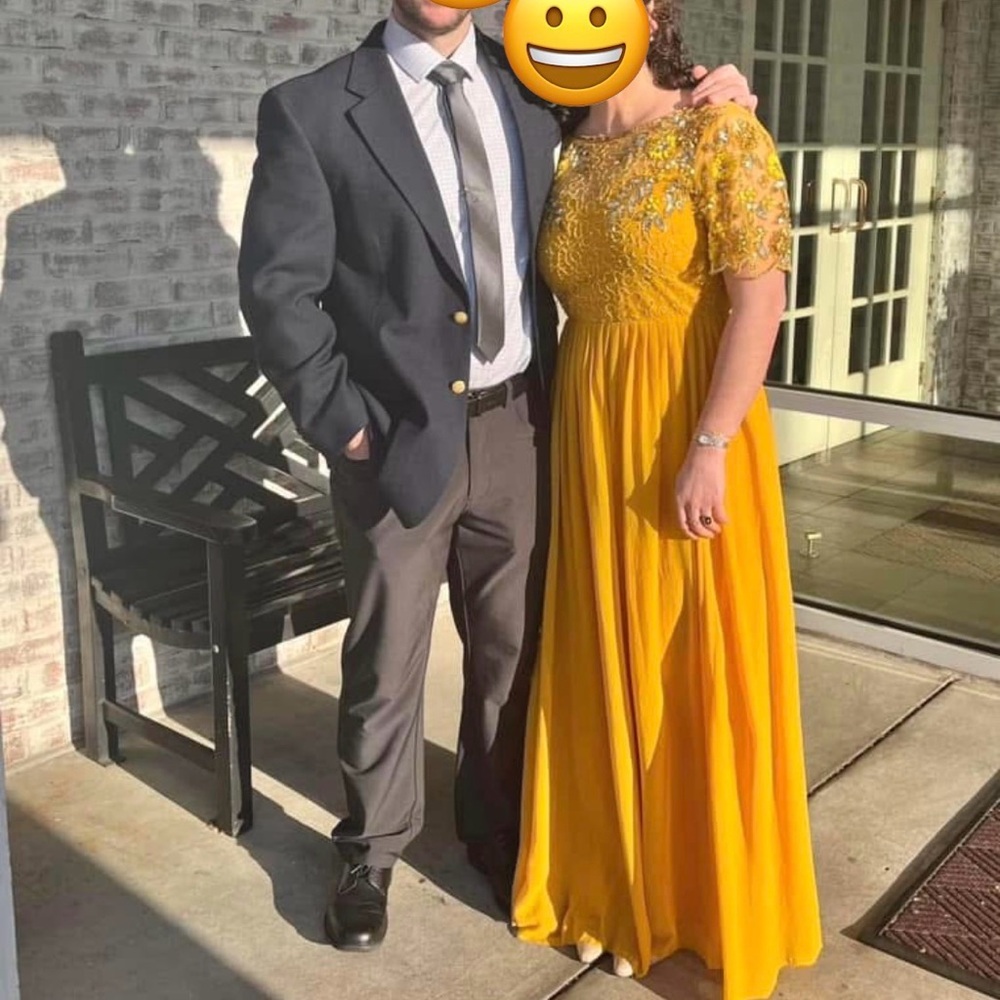 Long embellished beaded gown (yellow gold) - Picture 13 of 13